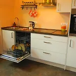 3-zimmer-appartement In Privatvilla, Zentrum, Kostenloser Parkplatz, Mit Gaestekarte Appartamento Merano