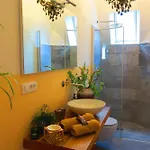 3-zimmer-appartement In Privatvilla, Zentrum, Kostenloser Parkplatz, Mit Gaestekarte Merano