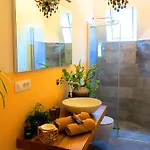 Appartement - 3 Schlafzimmer Fuer 6 Gaeste - 100 M2 Fuer Freunde & Familien - Grosse Kueche & Tisch Fuer 6 - Kostenlos Parken - Bahnhof 5 Min - Zentrum 10 Min - Jugendstilvilla Mit Bergblick - Gaestekarte Inklusiv Meran