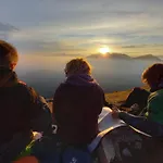 - 3 Schlafzimmer Fuer 6 Gaeste - 100 M2 Fuer Freunde & Familien - Grosse Kueche & Tisch Fuer 6 - Kostenlos Parken - Bahnhof 5 Min - Zentrum 10 Min - Jugendstilvilla Mit Bergblick - Gaestekarte Inklusiv Διαμέρισμα *