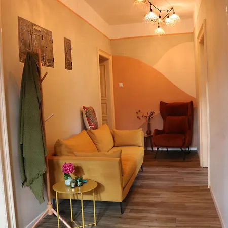 3-zimmer-appartement In Privatvilla, Zentrum, Kostenloser Parkplatz Mit Gaestekarte * מראנו