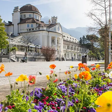 Goldener Herbst In Meran - 