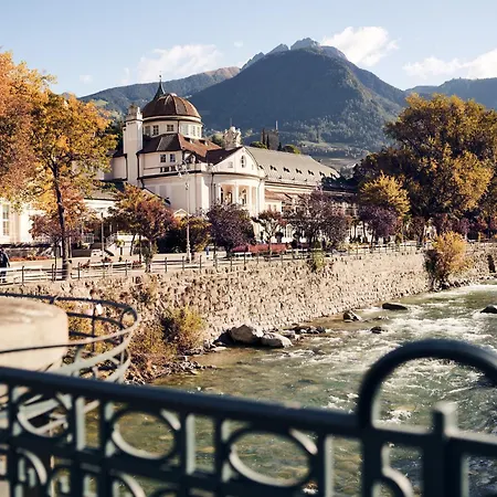 Goldener Herbst In Meran - 