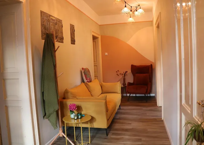 3-zimmer-appartement In Privatvilla, Zentrum, Kostenloser Parkplatz, Mit Gaestekarte * メラーノ