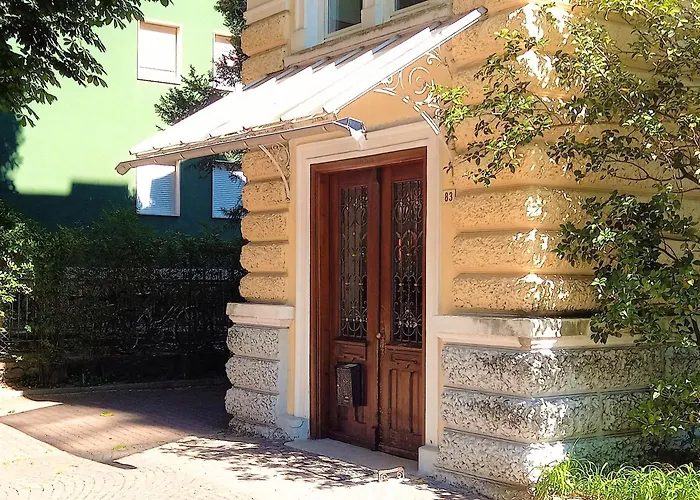 3-zimmer-appartement In Privatvilla, Zentrum, Kostenloser Parkplatz Mit Gästekarte Meran